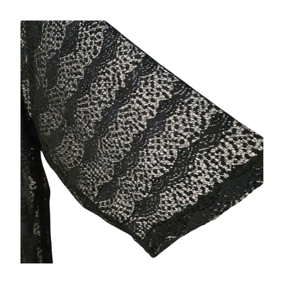Pre-loved Plus-size Evans Black Lace Cover 3/4 Sleeves. Hangs open. Size 20 - Picture 5 of 9